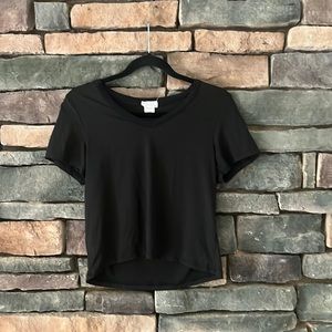Olivia Rae Tee. Slight Crop. Black Size M